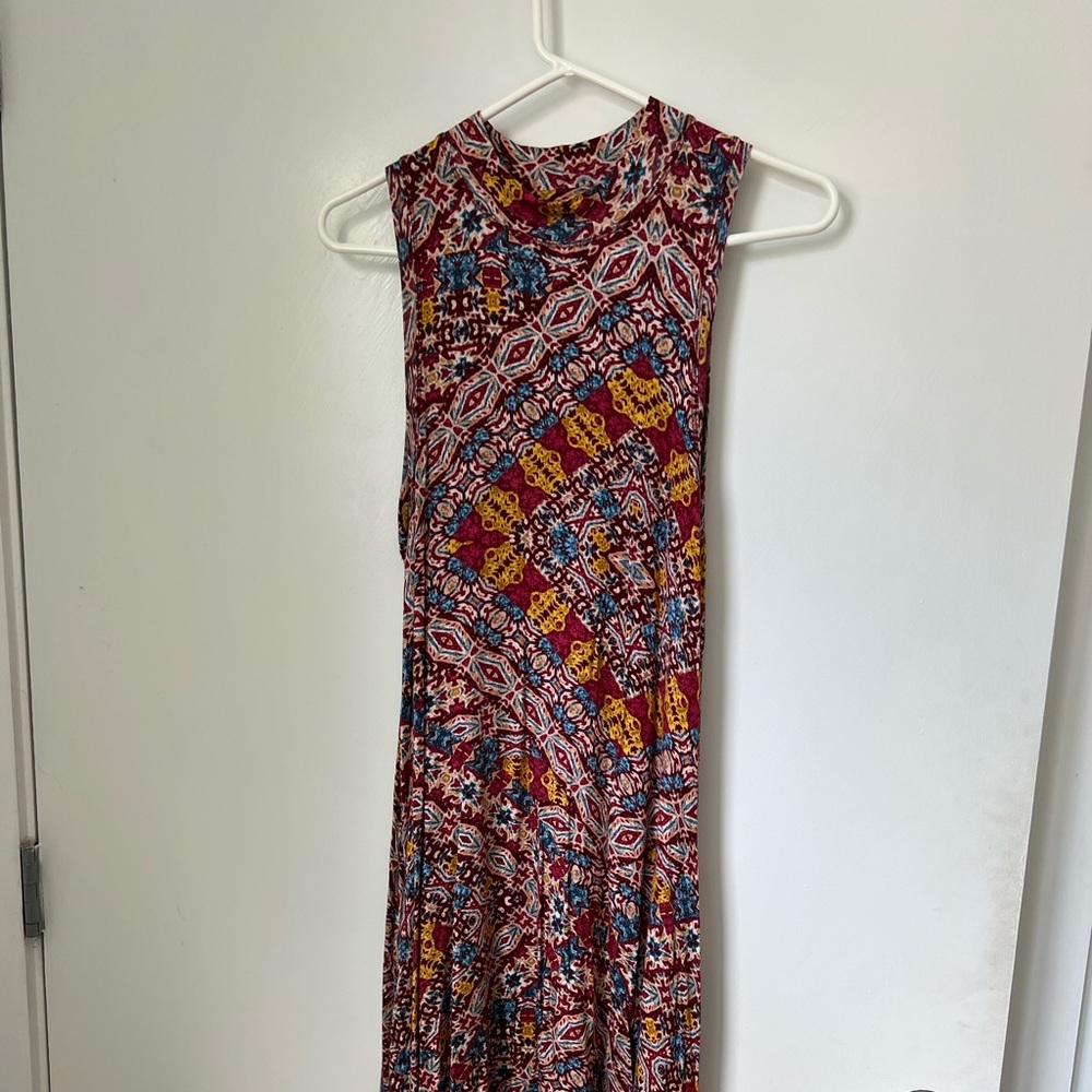 Patterned sleeveless handkerchief hemmed knit dress by Maeve.